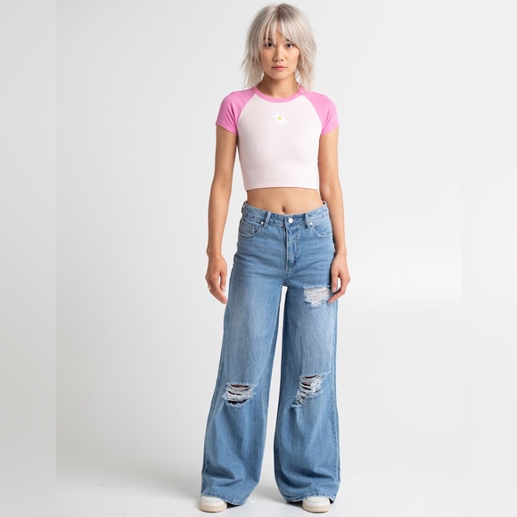 Almost Famous Ultra High Rise Wide Leg Jeans NWT - Picture 1 of 8